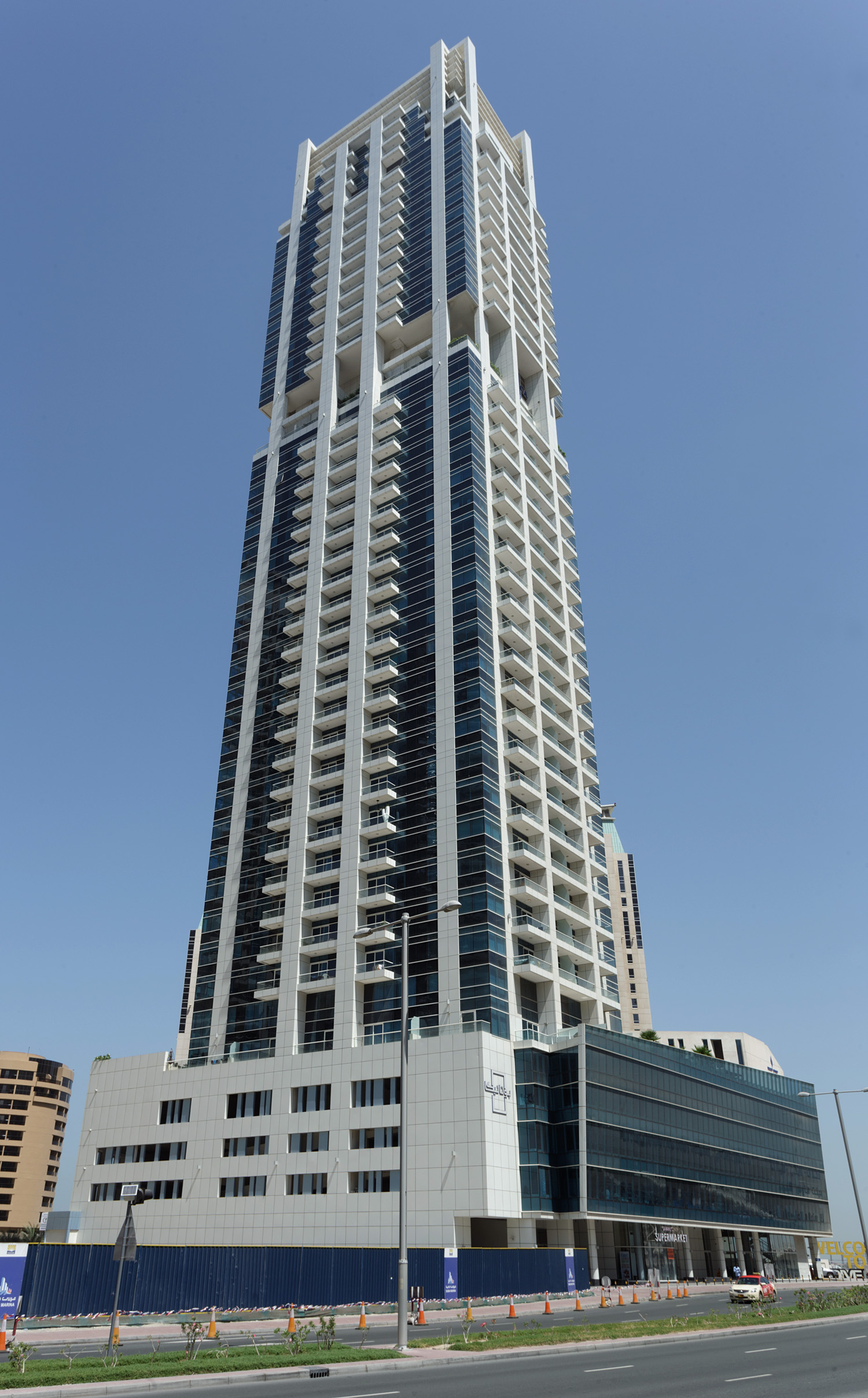 Botanica Tower, Dubai - View from the east. © Mathias Beinling